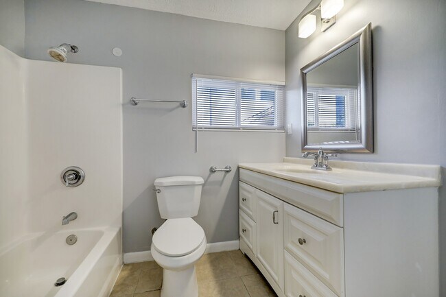 Building Photo - 501 Wilmington Dr