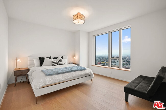 Building Photo - 889 Francisco St