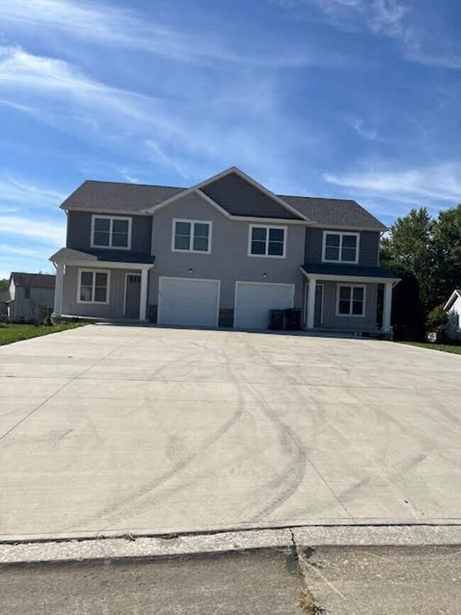 Building Photo - 147 Southpark Dr