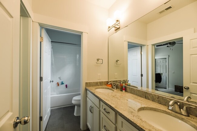 Building Photo - Available 9/22/25! Gorgeous 2-Story Home i...
