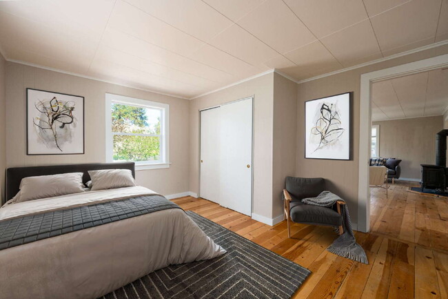 Building Photo - "Charming 3-Bedroom Home Near the Old Mill"