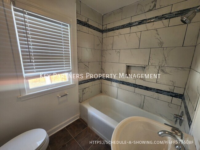 Building Photo - 318 E 68th St