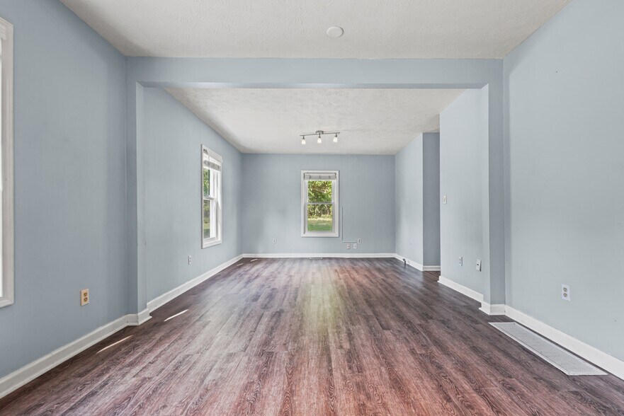 Building Photo - 50 Garfield Ln