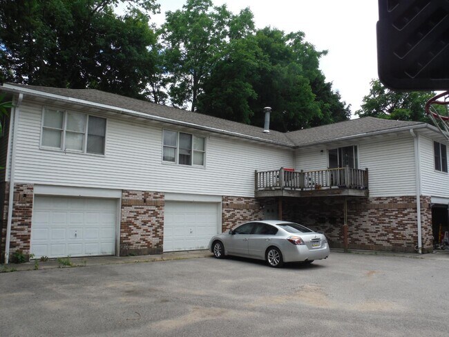 Building Photo - 523 Terrace St