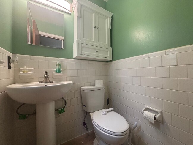 Building Photo - 4bd/2.5ba Home in Hampton