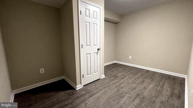 Building Photo - 9008 Hanson Grove Ct