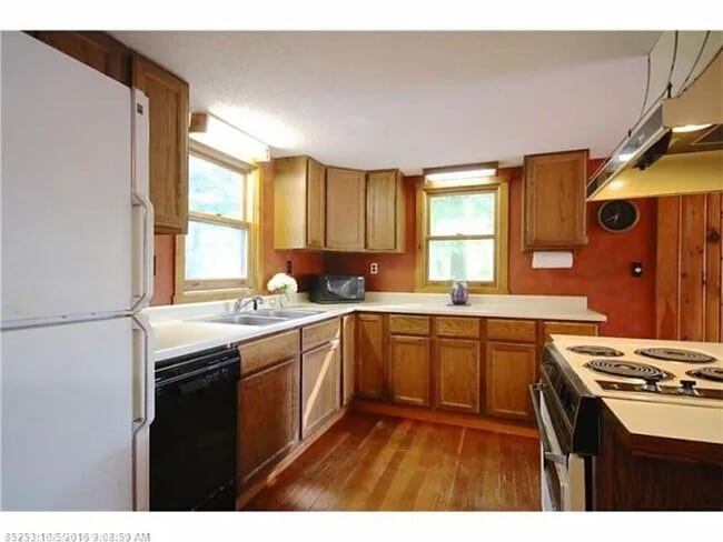 Building Photo - 40 Claman Dr