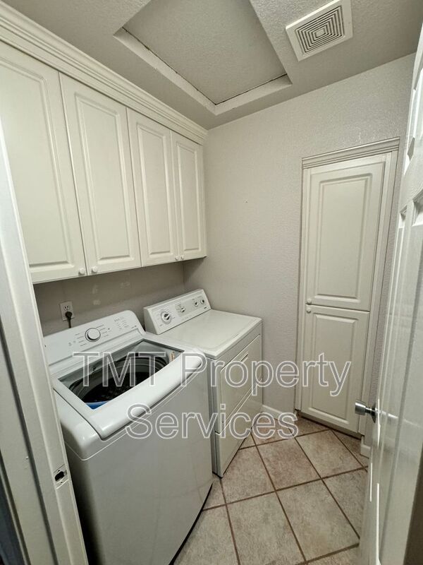 Building Photo - 204 Sapphire Ct