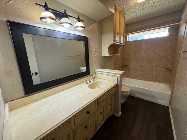 Building Photo - Lubbock Cooper ISD Gem: Ready-to-Rent July...