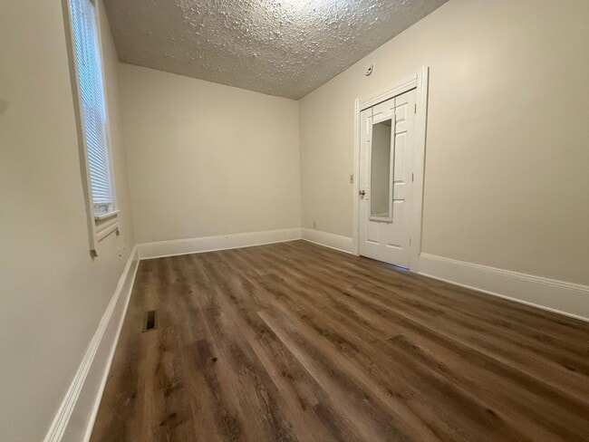 Building Photo - 2482 W 10th St