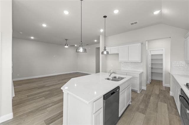 Building Photo - 2515 Swallowtail St