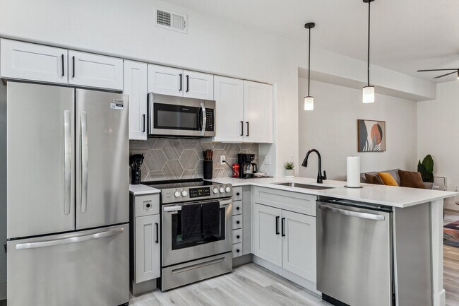 Building Photo - 6610 N 93rd Ave