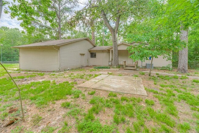 Building Photo - 330 Oak Tree Dr