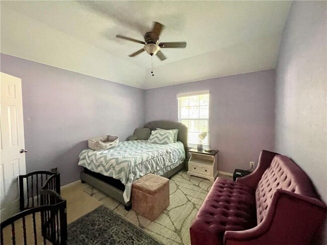 Building Photo - 501 King Eider Ln