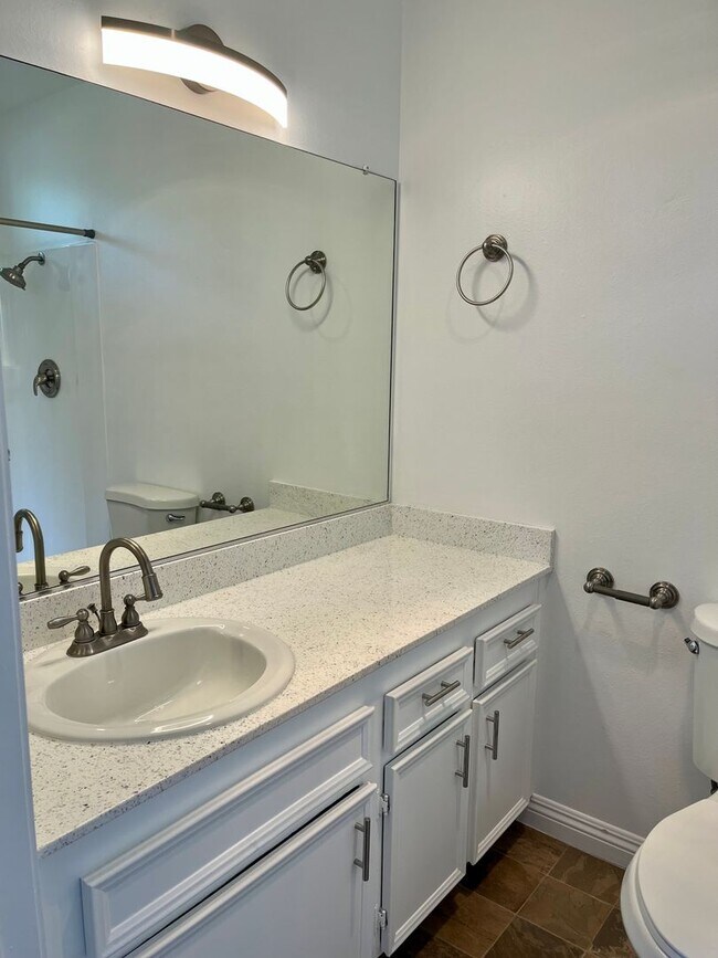 Building Photo - 3 Bed/ 2 Bath Clairemont Mesa