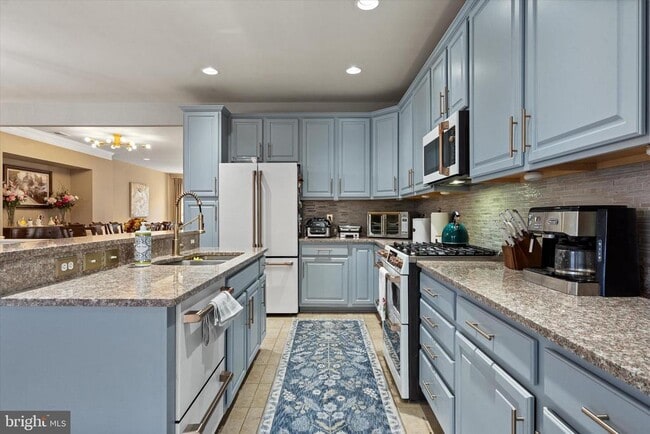 Building Photo - 42770 Keiller Terrace