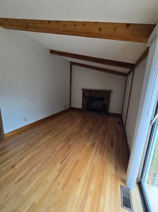 Building Photo - 3409 E 99th Dr