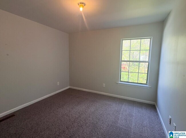 Building Photo - 132 Lola St