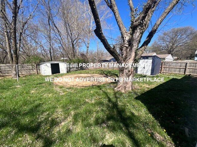 Building Photo - 488 N Neconi Ave