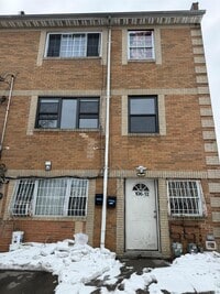 Building Photo - 106-12 156th St