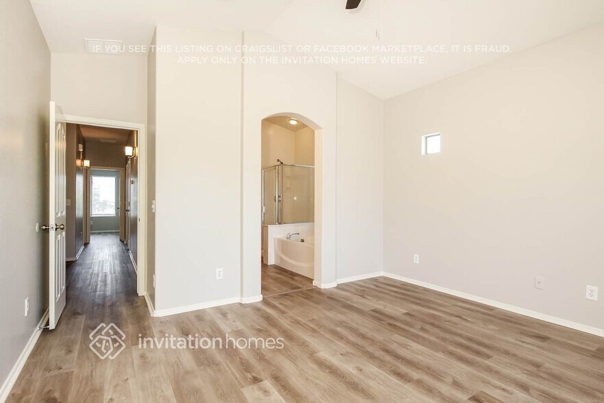 Building Photo - 13050 W Larkspur Rd