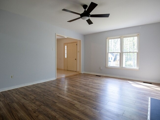 Building Photo - Bright 4-Bedroom Home in Midlothian!