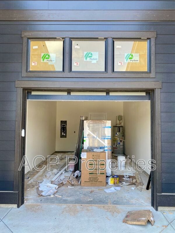Building Photo - 1318 Bradley Ct