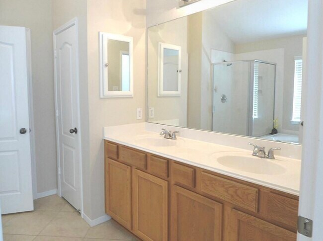 Building Photo - 1611 Taylor Mills Ct