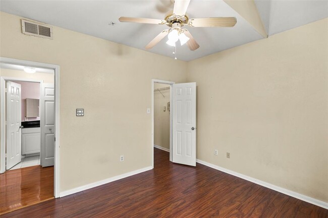 Building Photo - 1330 Old Spanish Trl
