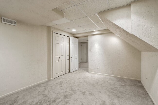 Building Photo - 232 W Grant Village