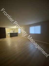 Building Photo - Great 3-bedroom home ready for move in!! A...