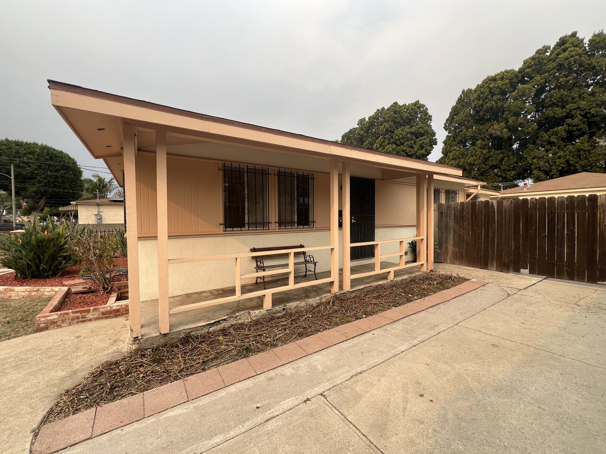 Covered Porch - 4839 W 98th St