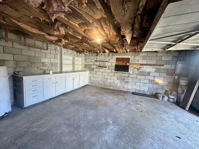 Building Photo - 1820 Tunnel Blvd