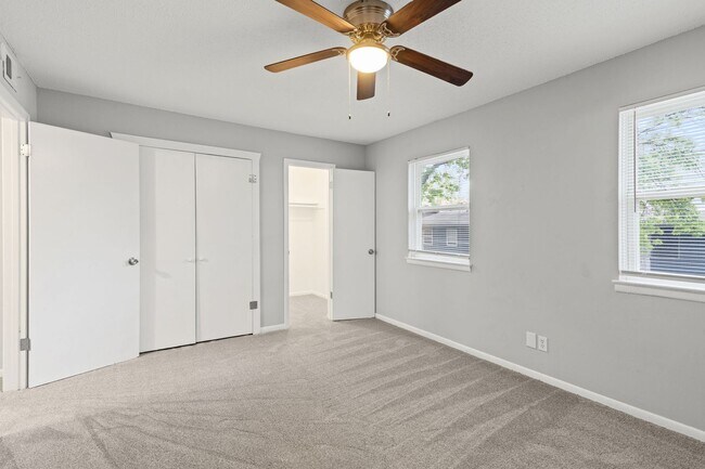 Building Photo - 2444 N 38th St