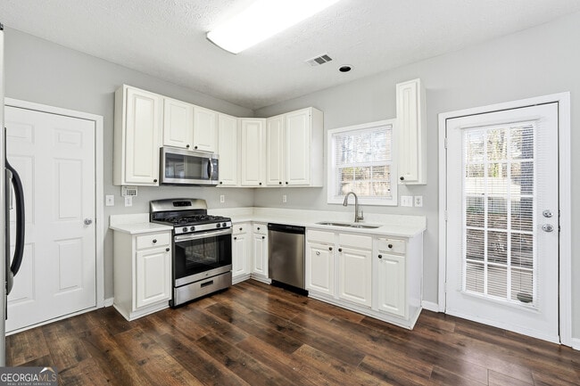 Building Photo - 760 Jackson Bank Pl NW