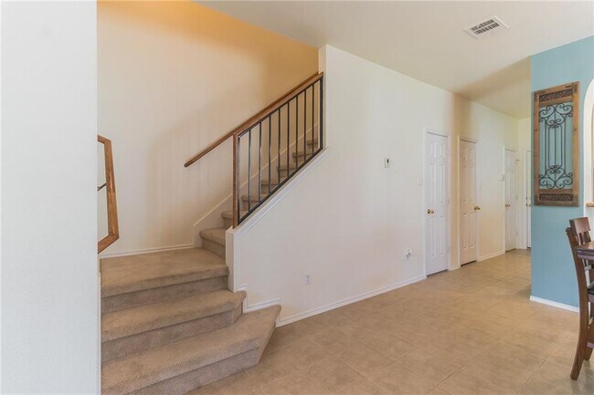 Building Photo - 9201 Brodie Ln