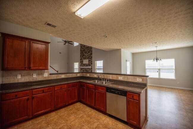 Building Photo - Fantastic Home Available for Rent Today!