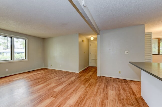 Building Photo - 840 North St