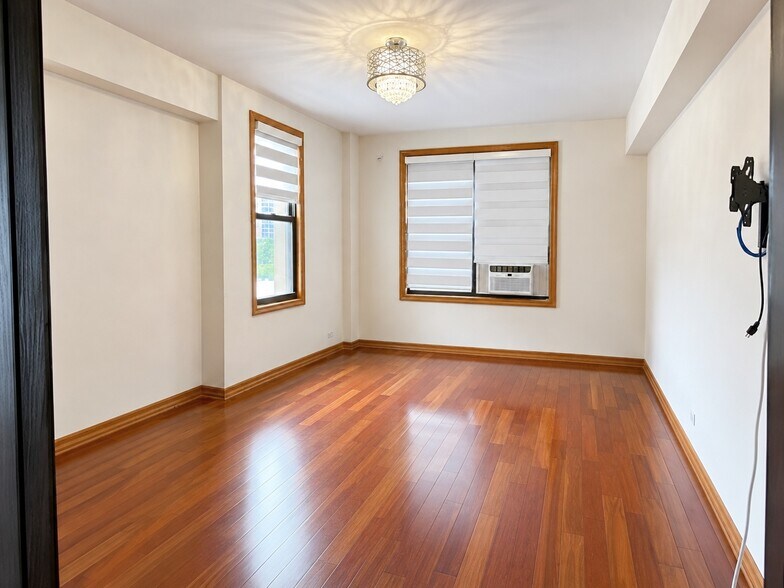 Building Photo - 9822 63rd Dr