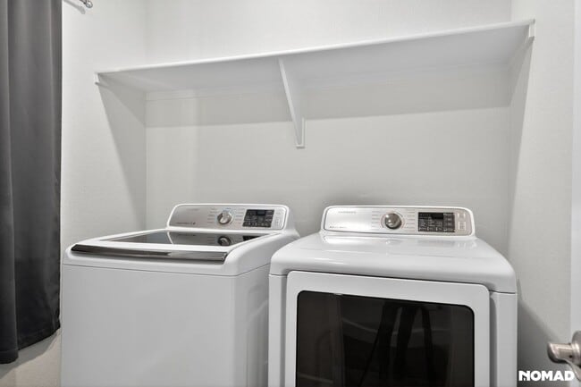 Building Photo - 9822 Rosalee Peak St