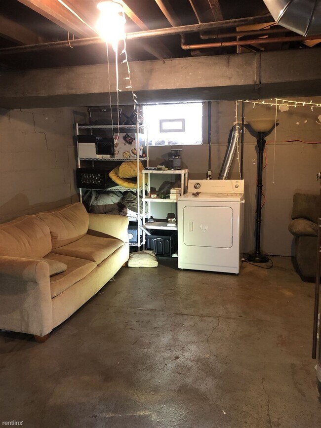 Building Photo - 4 br, 1 bath House - 806 Catherine St Only...