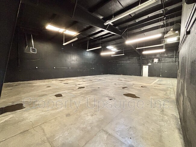 Building Photo - 6200 Stainless Way