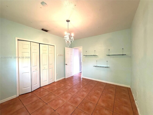 Building Photo - 1840 SW 29th Ave