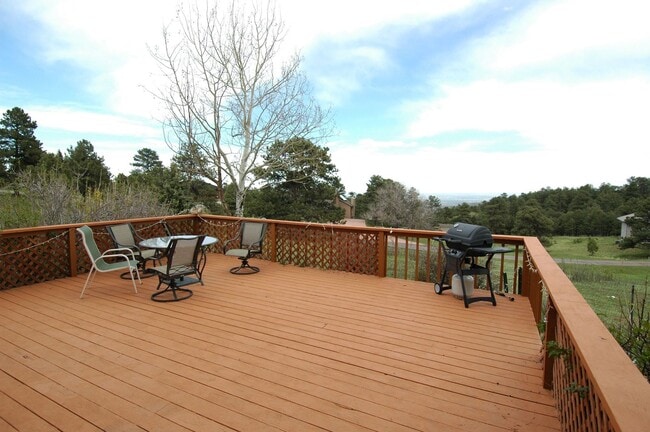 Building Photo - Lovely Home on Lookout Mountain!!