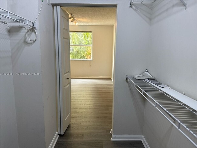 Building Photo - 17100 N Bay Rd