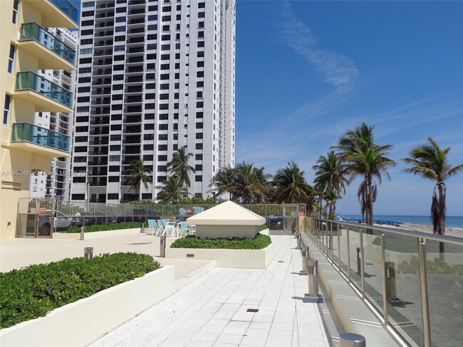 Building Photo - 2501 S Ocean Dr