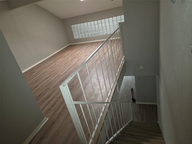 Building Photo - 2425 Holly Hall St
