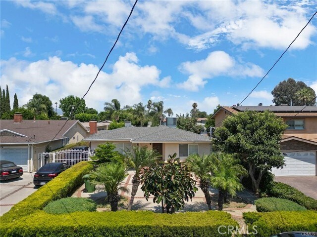 Building Photo - 6502 Matilija Ave