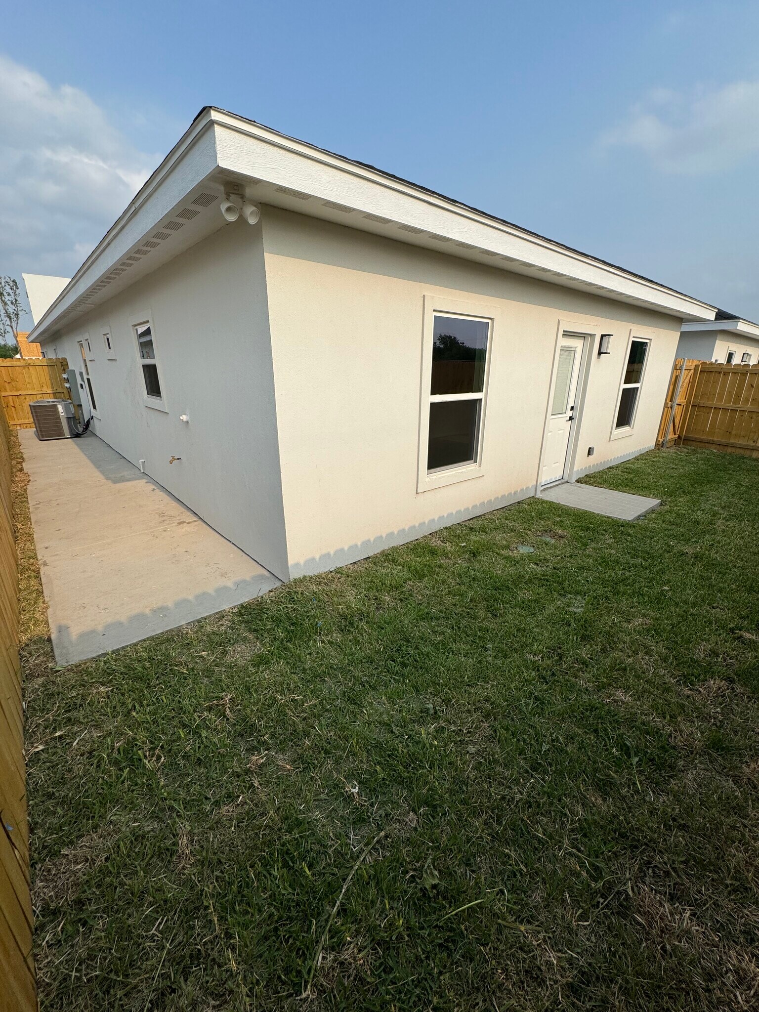 Building Photo - 3524 S Dominique Dr