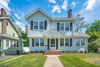 Building Photo - 514 Forest Ave